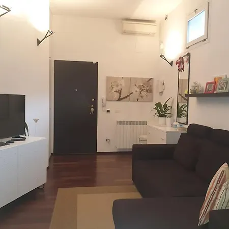 아파트 Accogliente Bilocale Ad Un Passo Dal Centro